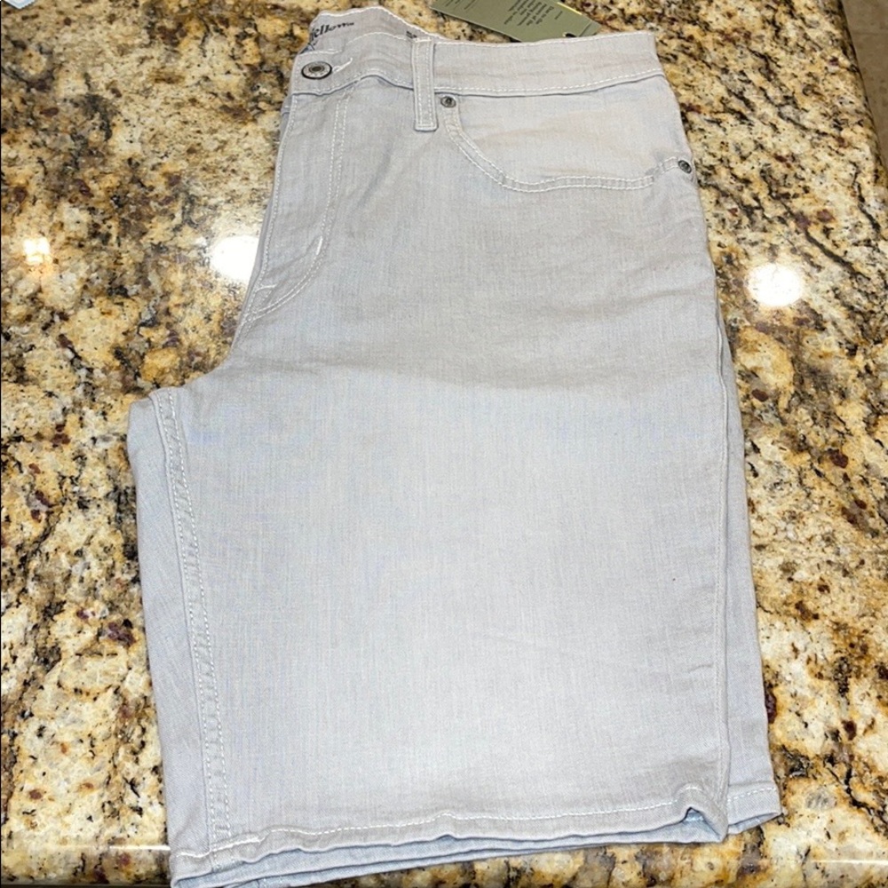 Men’s jean shorts Size 36